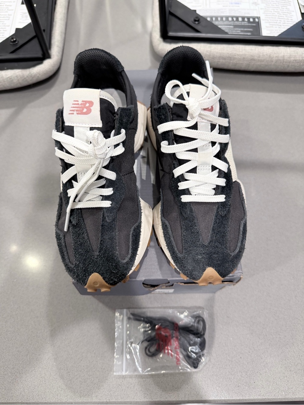 New Balance Women's 327 Sneakers - Black - Picture 3 of 6
